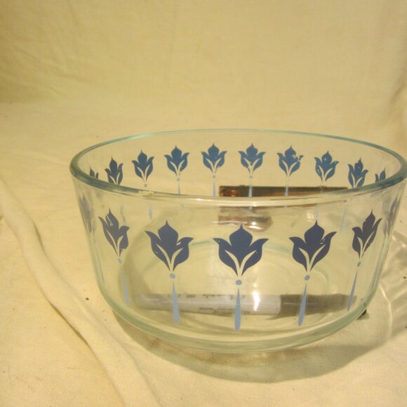 VTG PYREX CLEAR GLASS BOWL W/PINWHEEL DESIGN #7203 MADE IN USA - Picture 6 of 7